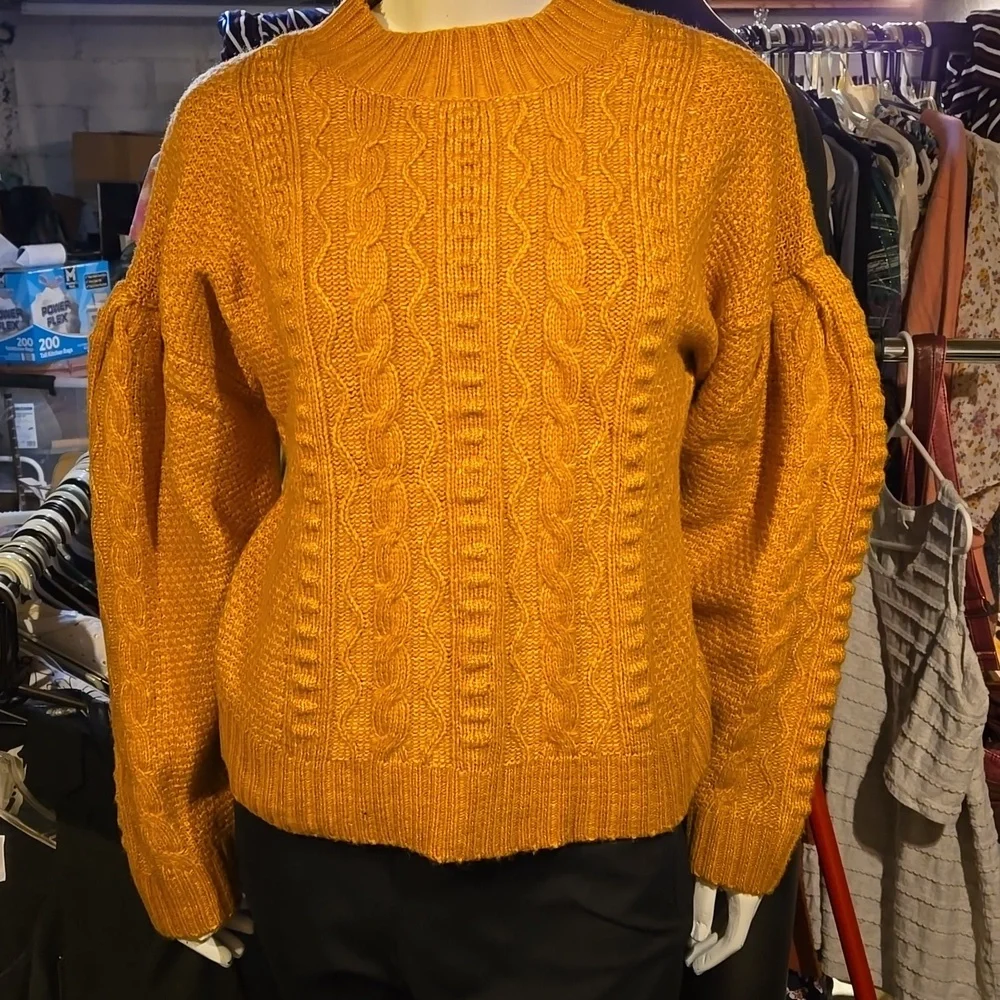 NWT Pumpkin colored puff sleeve sweater